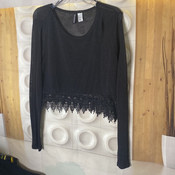 H&M Divided Black size medium long sleeve light sweater. - Picture 3 of 4